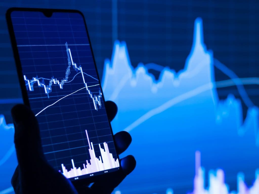 Združeno kraljestvo in Singapur oblikujeta zavezništvo za usmerjanje umetne inteligence v financah